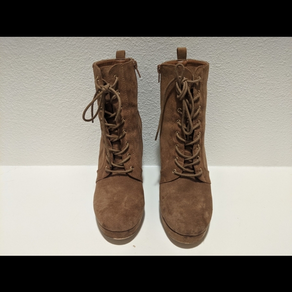 Boots - Picture 2 of 3